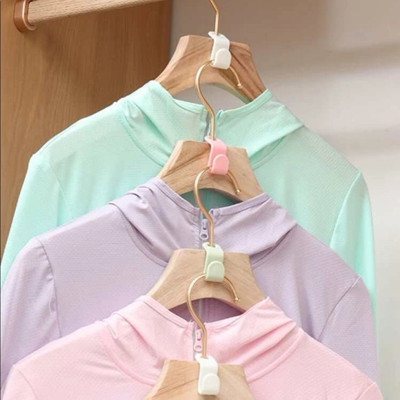 SHEIN 15pcs per pack Connector Hooks Hanger Colors White Pink and Blue - Picture 2 of 3